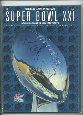 Brett Favre AUTOGRAPHED Super Bowl XXXI Framed Photo with Replica Ring  & Ticket